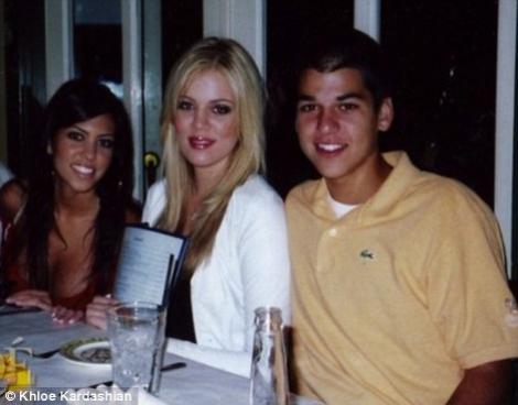 FOTO! Kardashian, blonda si de nerecunoscut!
