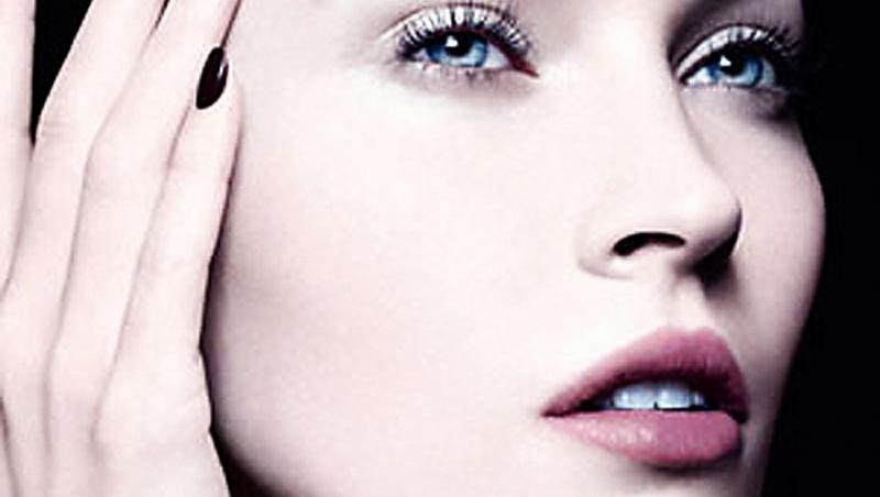 Megan Fox si-a pus implanturi!