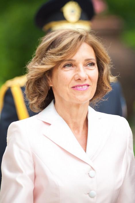 Carmen Iohannis, din nou în atenția românilor! Cum s-a îmbrăcat Prima Doamnă la întâlnirea cu președintele Obama și soția sa