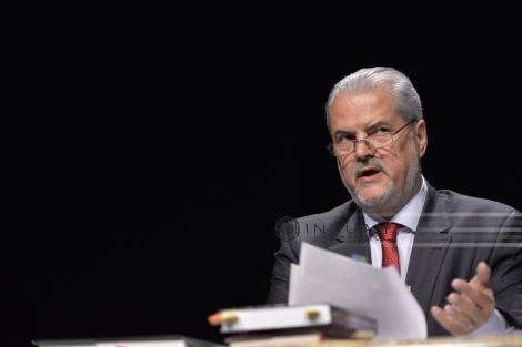 Iohannis anunţă că îi va retrage decoraţia lui Adrian Năstase, dar şi tuturor celor care au condamnări penale