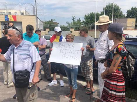Miting politic pentru Dragnea la Penitenciarul Rahova. VIDEO