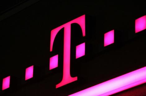 Cine concurează pentru preluarea operaţiunilor Telekom România. Business-ul riscă să intre sub o ”dominaţie" rusească, cu legături controversate