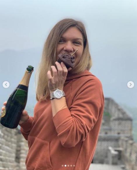 Simona Halep şi-a sărbătorit ziua de naştere la Marele Zid Chinezesc