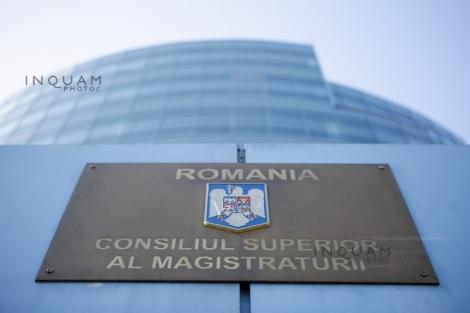 CSM a transmis Curţii Constituţionale un punct de vedere cu privire la eliminarea pensiilor speciale: Încalcă principiul independenţei judecătorilor şi statutul procurorilor; contravine principiului egalităţii şi principiului nediscriminării