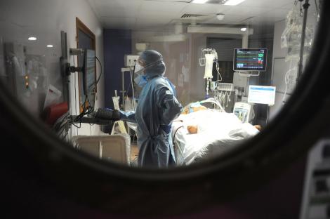 Explozie de cazuri de coronavirus în România, în ultimele 24 de ore. Sunt peste 73.000 de persoane infectate, iar numărul bolnavilor de la ATI a urcat la 480