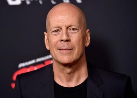 Prin ce dramă a trecut Bruce Willis. Cum a ajuns să se bâlbâie şi să îşi piardă auzul