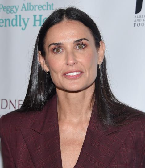 Demi Moore, star pe catwalk la 58 de ani. Cum arată ținuta spectaculoasă care a atras toate privirile