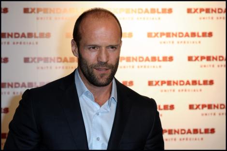 Jason Statham se iubește cu unul dintre cele mai cunoscute modele internaționale. Cum arată Rosie Huntington-Whiteley