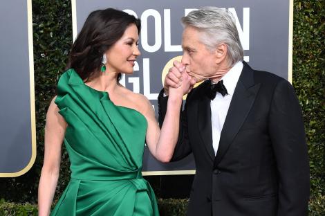Michael Douglas și Catherine Zeta-Jones, selfie adorabil la aniversarea a 20 de ani de căsnicie. Ce și-au spus cei doi