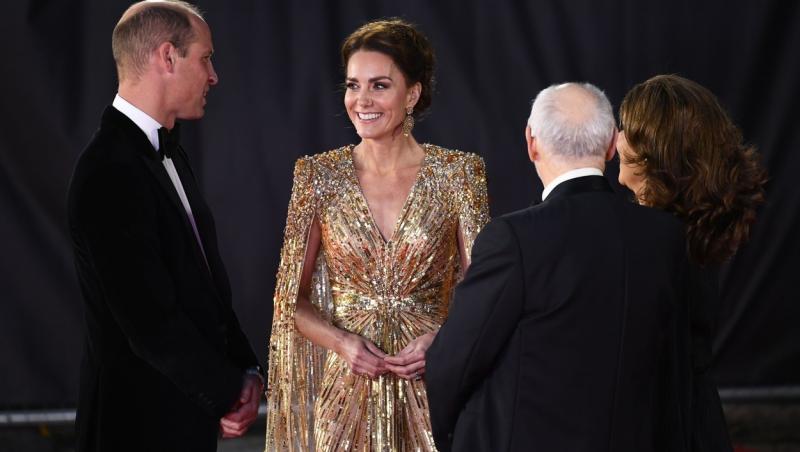 kate middleton langa printul william si alte doua persoane