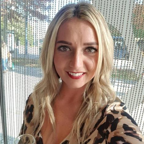 Lisa Sheppard este o blondă superbă, dar nimeni n-o crede când dezvăluie ce meserie are