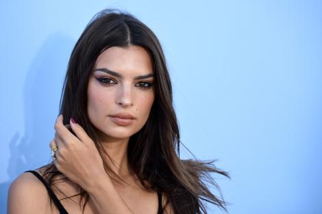 Emily Ratajkowski, imagine din copilărie. Cum arăta în trecut vedeta cu cel mai frumos bust natural