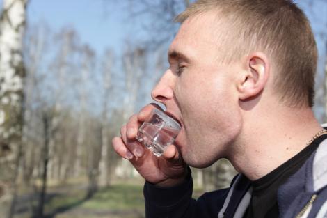Ce se întâmplă dacă bei alcool după antibiotic, de fapt. Adevărul pe care nu mulți îl știu