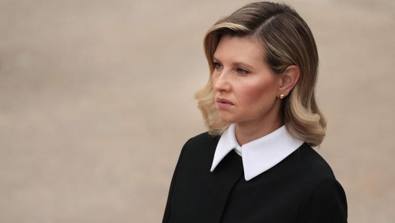 olena zelenska, prima doamna a ucrainei, imbracata cu o camasa alba si bluza neagra