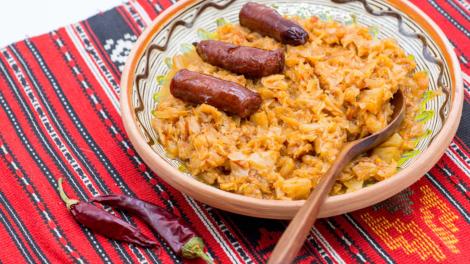 De ce este recomandat să pui bicarbonat de sodiu în varza călită. O să rămâi surprins de magia pe care o face cu preparatul tău!