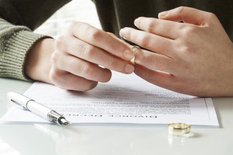Ce trebuie să faci cu verigheta după divorț. Puțini știu cum e bine să procedeze, de fapt