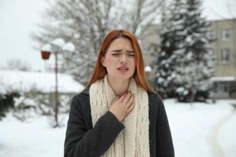 Cum știi dacă ai răcit, ai gripă sau ai făcut Covid-19. Simptomele care diferențiază cele trei boli respiratorii