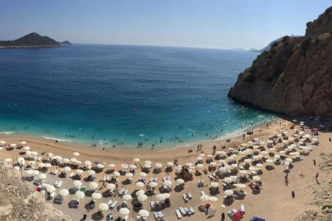 (P) De ce o vacanță în Antalya poate fi caracterizată prin sloganul „totul pentru turiști”?