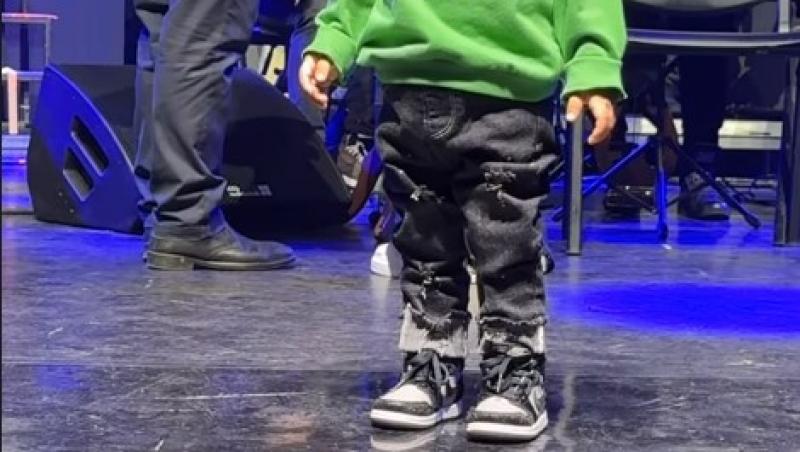 Vlăduța Lupău este însărcinată pentru a doua oară. Cum a dat vestea pe scenă, chiar în timpul concertului | VIDEO