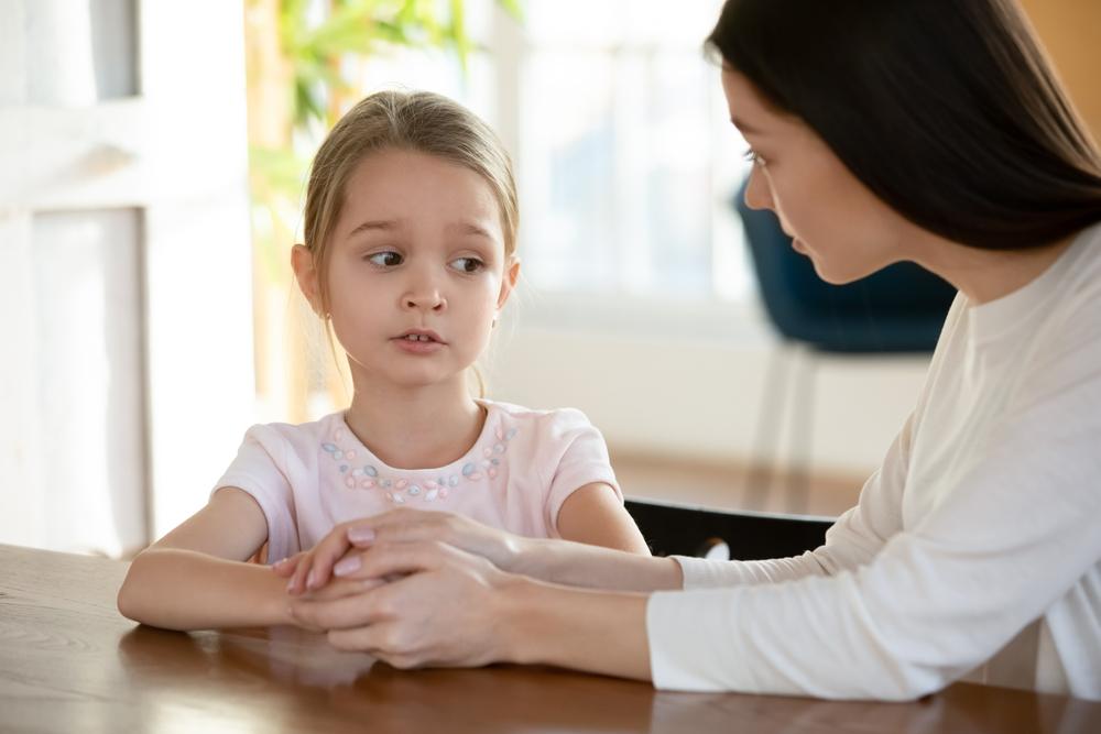 Semne tăcute că micuțul își ascunde adevăratele sentimente