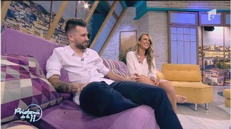 Diana Munteanu, ”citită” de Ristei: ”Ce-s cu semnele astea în genunchi?” Vezi aici răspunsul frumoasei prezentatoare TV